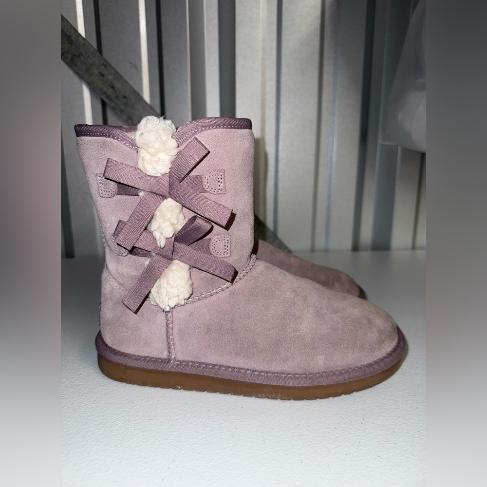 Koolaburra by UGG Victoria Short unisex-child Fashion Boot Size 4